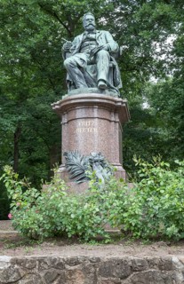 Fritz Reuter Monument