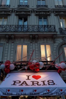 I Love Paris souvenir shop with Christmas decorations