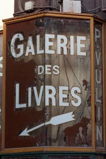 Sign of a bookstore