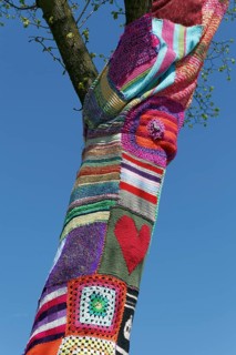 Knitted tree
