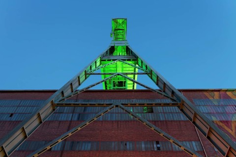 Headframe over mine shaft No. 7