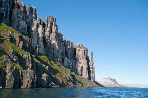 Alkefjellet bird cliffs