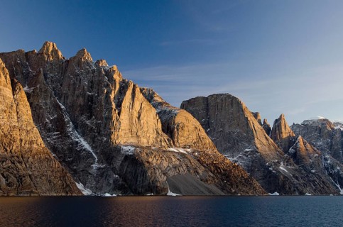 Evening light on the mountain scenery of Ofjord