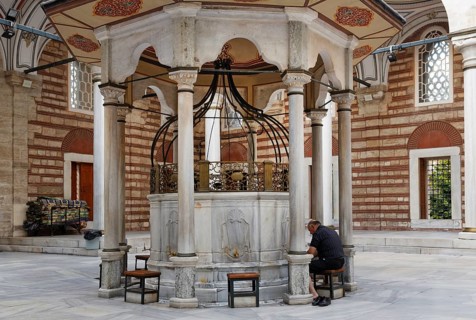 Courtyard with a Sadirvan