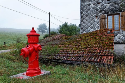 Red fire hydrant