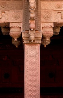 Decorative elements carved on a sandstone pillar