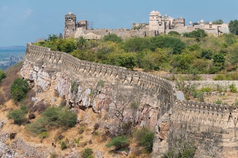 Fortified wall