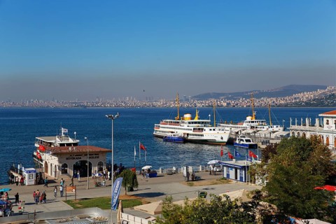 Port in Bueyuekada