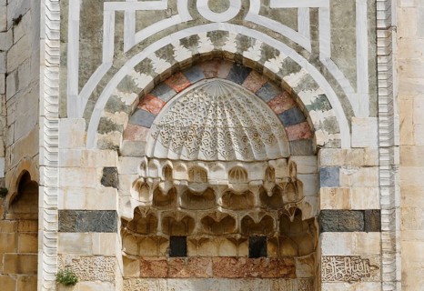 Portal with stalactite vaulting in the Seljuk style