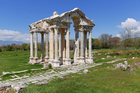 Ancient tetrapylon
