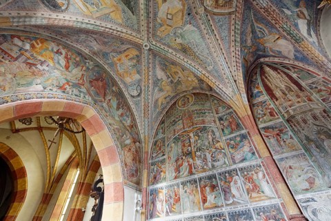 Lebendes Kreuz frescoes