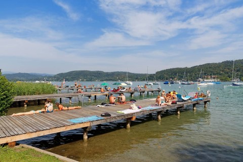Maria Loretto bathing beach on Lake Woerthersee