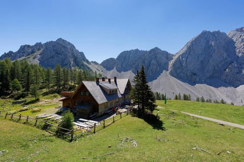 Klagenfurt Hut with the Hochstuhl Group