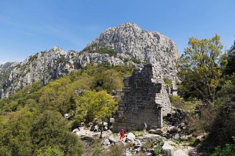 Upper city walls