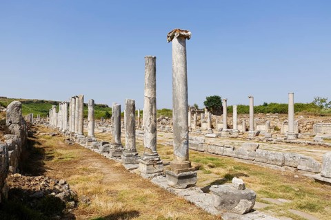 Colonnaded street