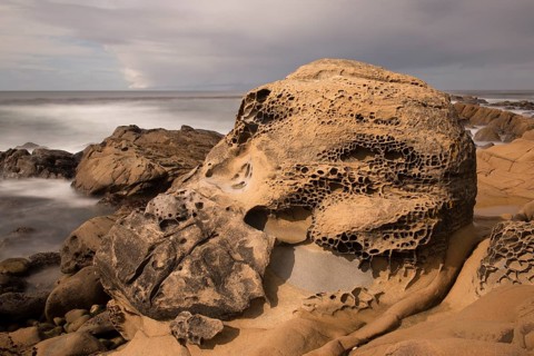 Tafoni rock formations