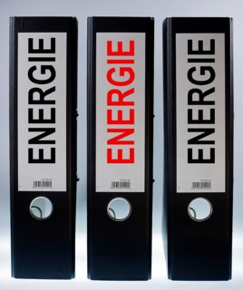 Three ring binders labeled Energie