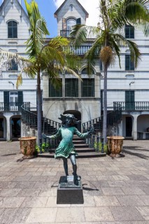 Statue