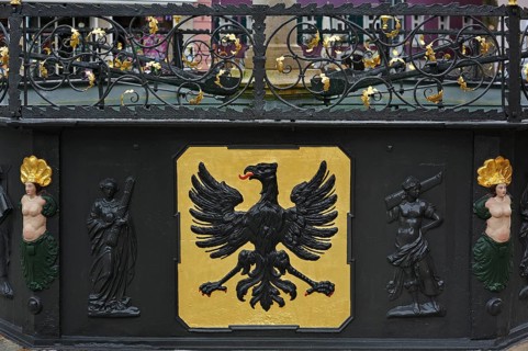 Imperial eagle on Roehrenbrunnen fountain of 1727