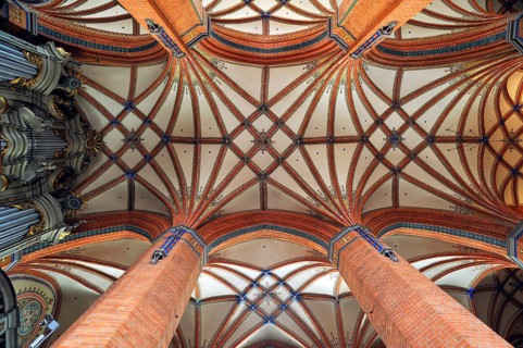 Vaulted ceiling with columns