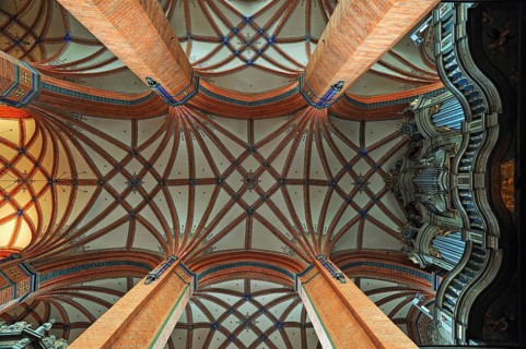Vaulted ceiling with columns