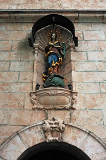 Sculpture of Mary Immaculata above the entrance portal of the Laeutturm
