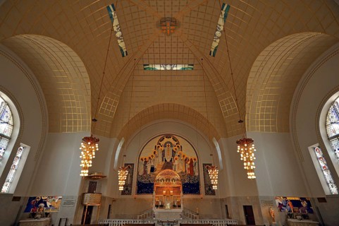 Chancel with dome of the Church of St. Leopold at Steinhof