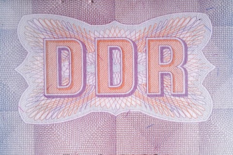 Lettering 'DDR'