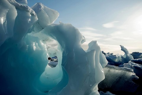 Grounded ice floes