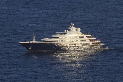 Motor yacht 'Cakewalk'
