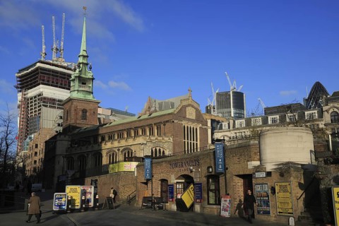All Hallows by the Tower Church in front of the high-rise construction site of 20 Fenchurch Street