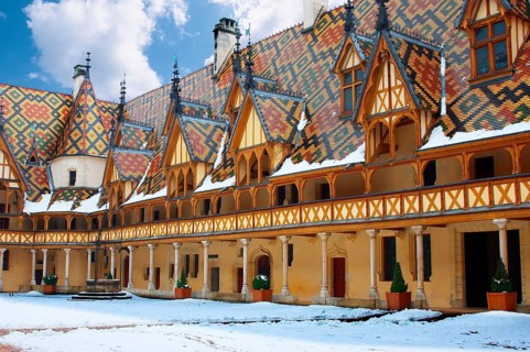 Hotel-Dieu de Beaune in the snow