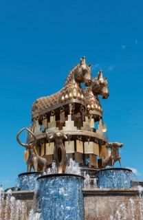 Fountain by architect David Gogichaishvili with copies of statues found at Kolkhida excavations