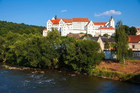 Zwickauer Mulde river with Colditz Castle