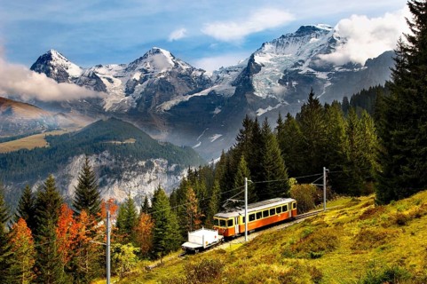 Muerren Train with Eiger