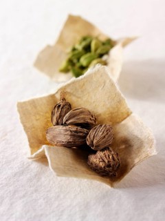 Black and green cardomom seeds