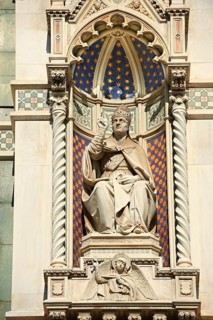 Statue of Pope Eugene IV on the facade of the Duomo of Florence