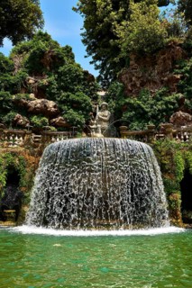 Waterfall of The Oval fountain