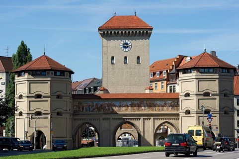 City gate and gate tower of the Isar Gate