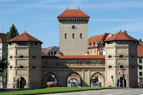 City gate and gate tower of the Isar Gate