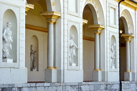 Southern arcades with female statues