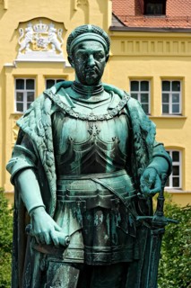 Bronze statue of Ludwig the Rich
