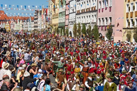 Wedding procession of the 'Landshut Wedding'