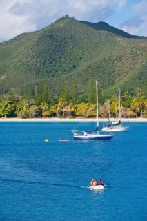 Sailing boats in the Bay de Kuto