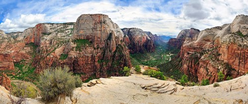 Panoramic views from the lookout at Angels Landing into Zion Canyon