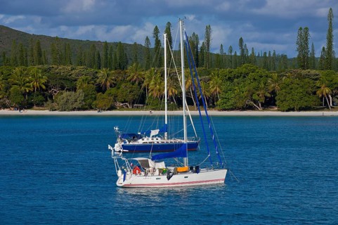 Sailing boats in the Bay de Kuto