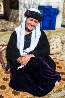 Old Yazidi woman