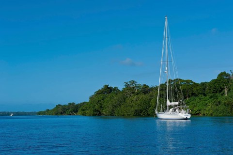 Sailing boat