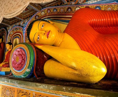 Reclining Buddha in Isurumuniya Rock Temple
