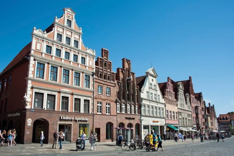 Buildings at the Am Sande square